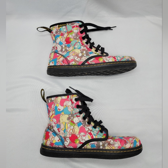 Doc Martens X Sanrio Hello Kitty Shoreditch Boots Size 7 US L, 5 UK, 38 EU - Picture 4 of 11